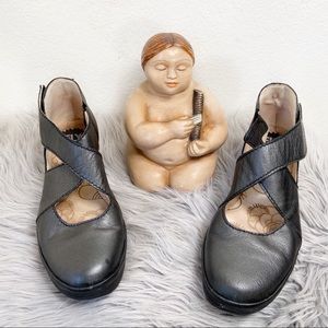 Fly London gray leather wedges with elastic strap